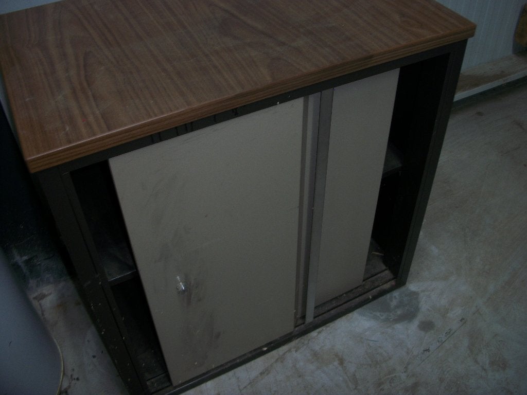 te koop metalen kastje, Ophalen, Gebruikt, 100 tot 150 cm, 100 tot 150 cm