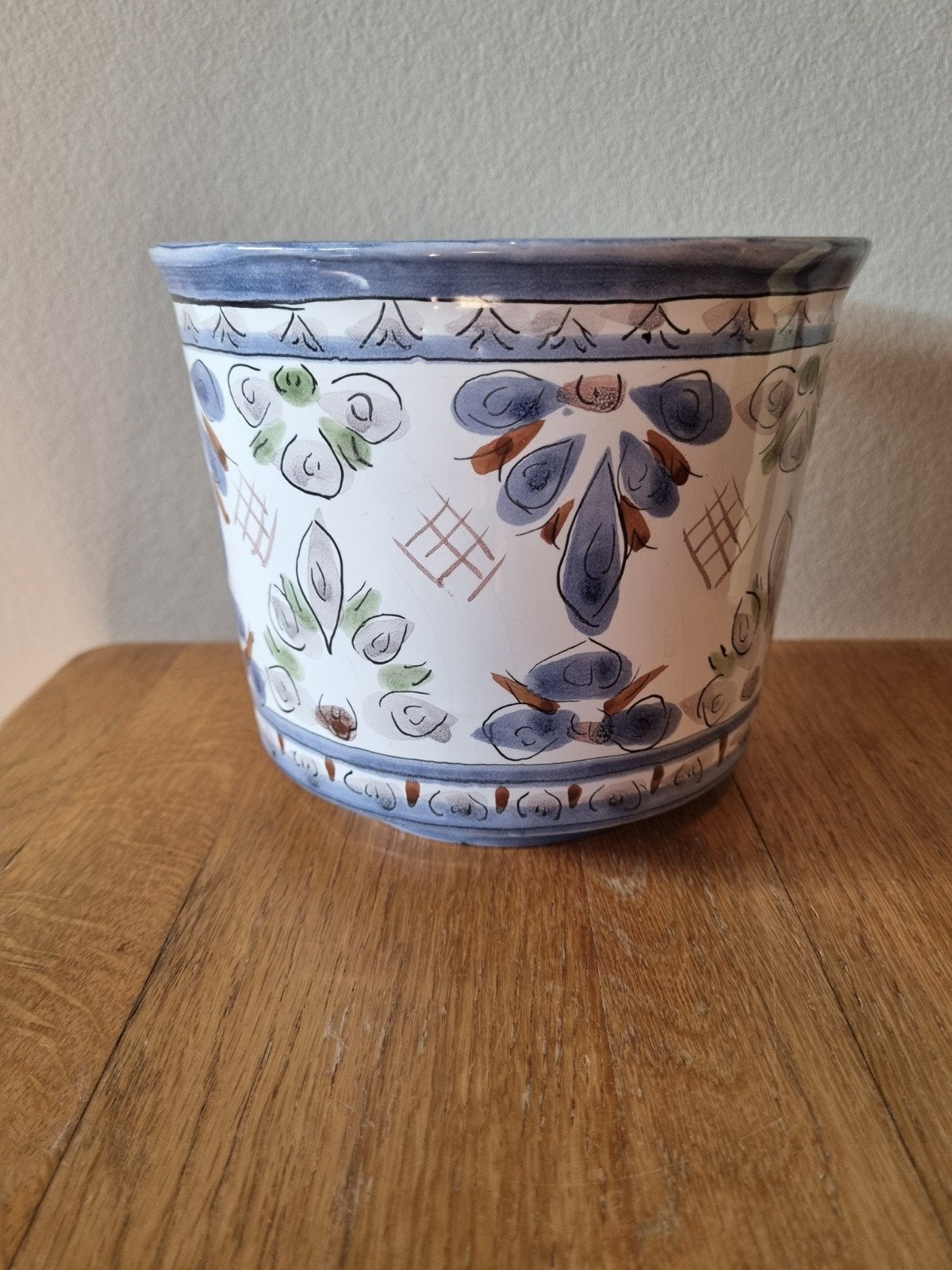 Vintage Bloempot Handwerk St. Adel - Uniek Design, 25 tot 40 cm, Gebruikt, Rond, Ophalen of Verzenden