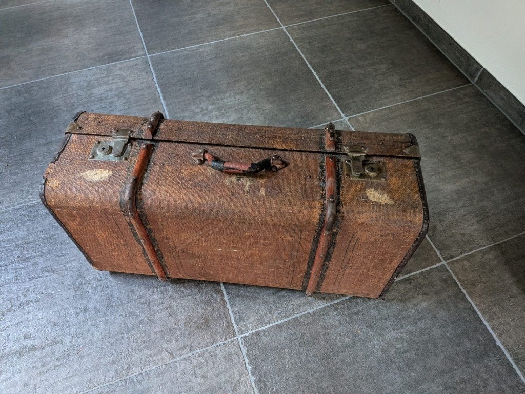 Antieke Vintage Hutkoffer met Reislabel, Antiek en Kunst, Ophalen