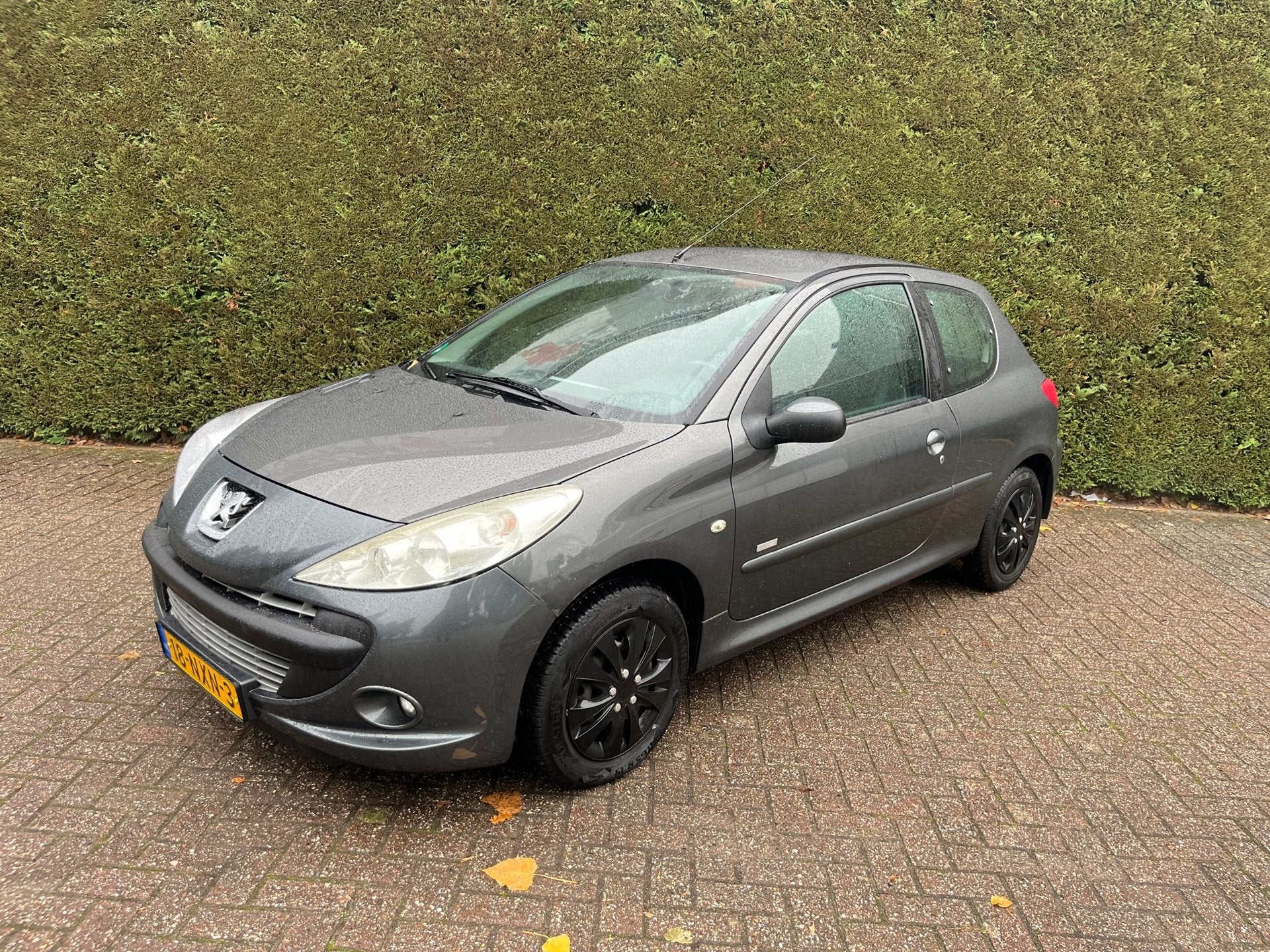 Peugeot 206 + 1.4 Millesim 200 Airco, 130.000km, Nieuwe APK, Auto's, Voorwielaandrijving, 31 €/maand, 4 cilinders, Origineel Nederlands