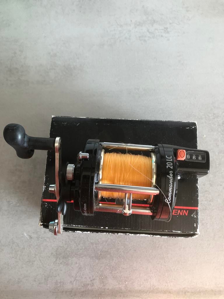 PENN comandor 20 lc , met lijnteller ,, Nieuwstraat, Watersport en Boten, Hengelsport | Zeevissen, Ophalen of Verzenden, Zo goed als nieuw