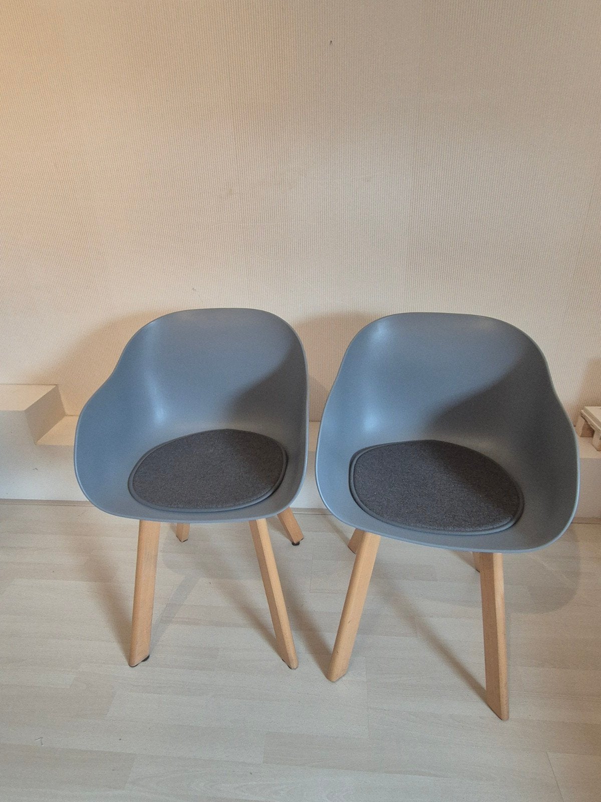 Prachtige grijsblauwe kuipstoelen, zo goed als nieuw, Twee, Blauw, Zo goed als nieuw, Ophalen