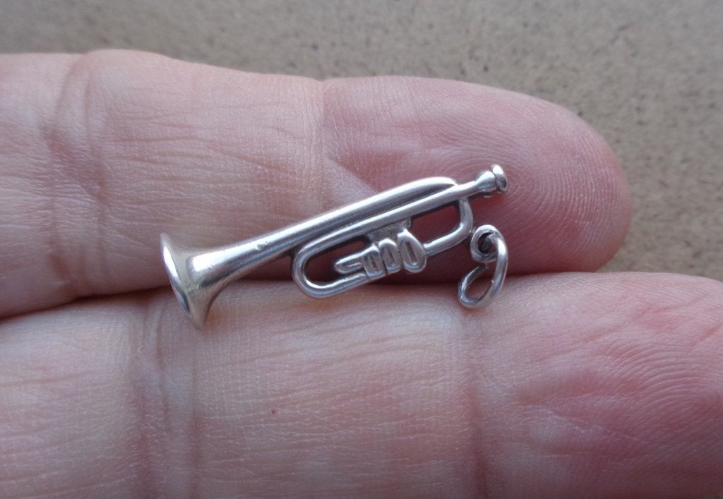 zilveren vintage bedel trompet [033], Overige merken, Verzenden, Zo goed als nieuw, 1 bedel