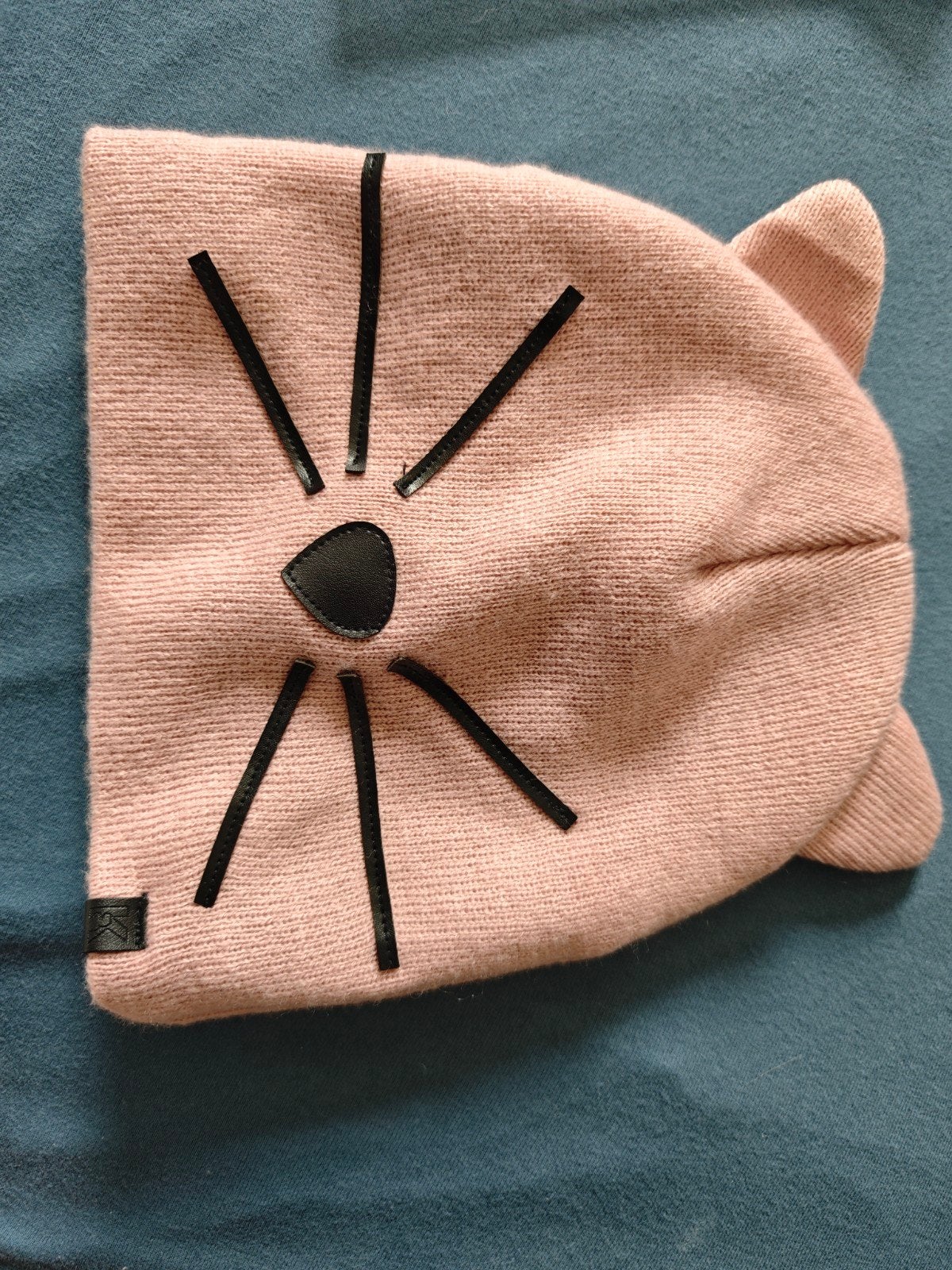 Roze muts met karl lagerfeld kattenoortjes en snorharen, Kinderen en Baby's, Kinderkleding | Mutsen, Sjaals en Handschoenen, Gebruikt
