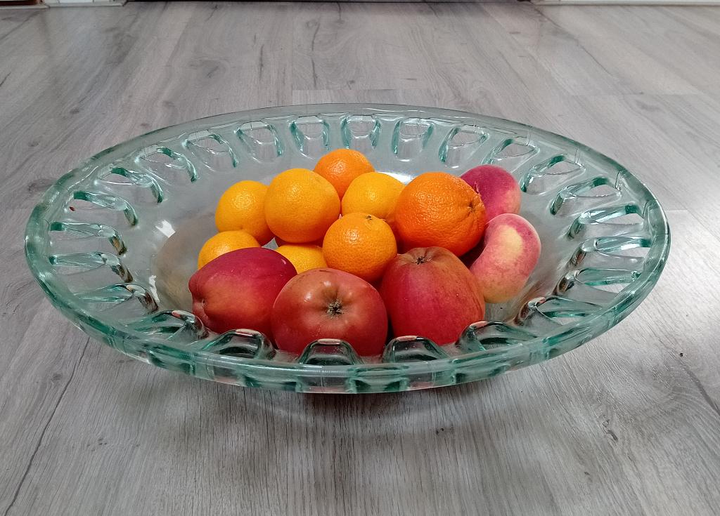 fruitschaal in dik opengewerkt glas, Antiek en Kunst, Ophalen of Verzenden