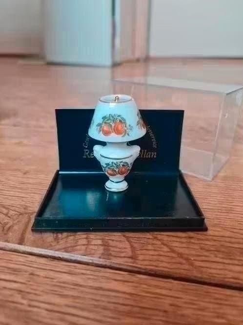 Reutter Miniatuur Vaas Lampje - Porselein met Fruit Decor, Ophalen of Verzenden, Poppenhuis