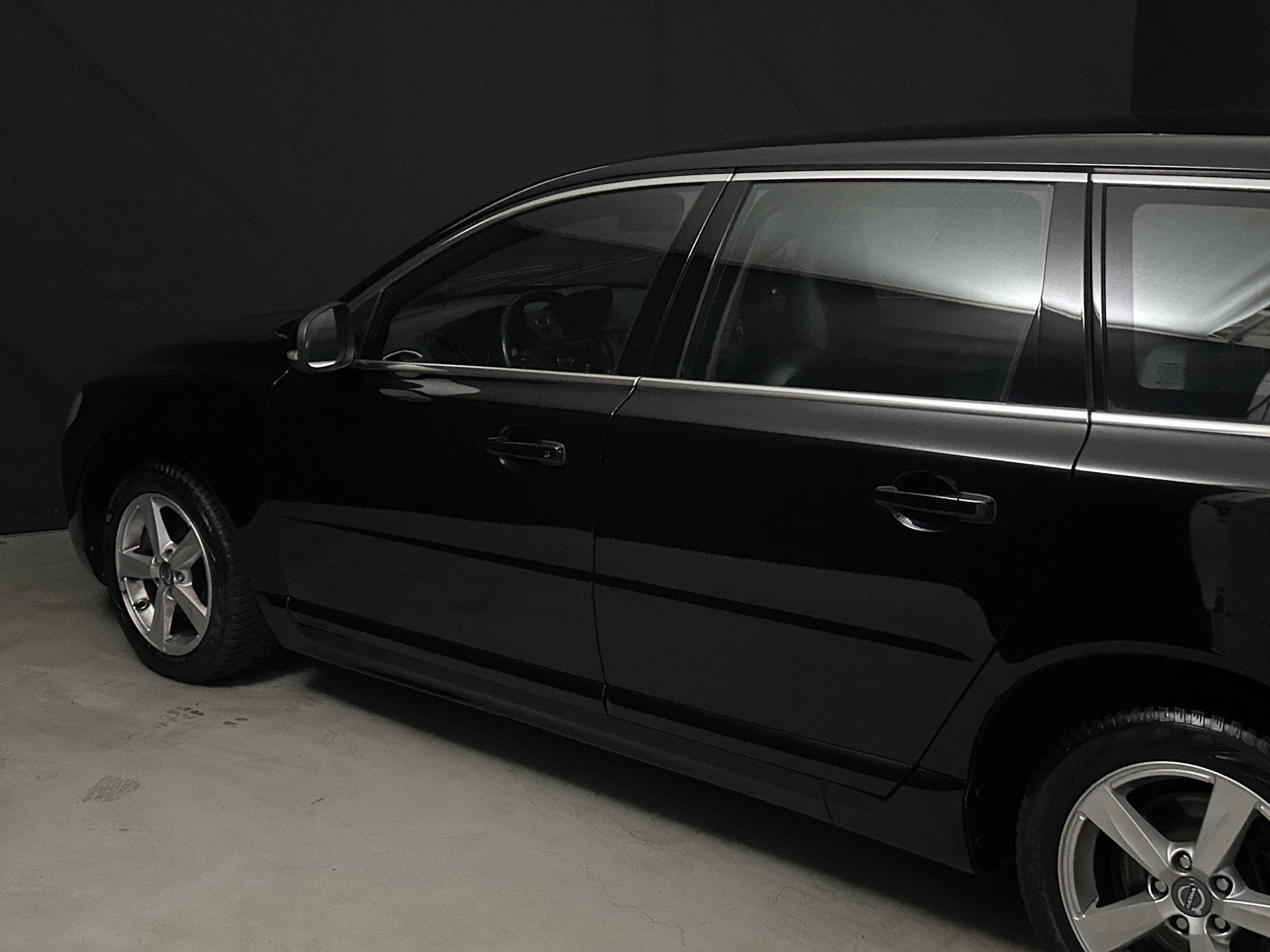 Foto 6 van Volvo V70 2.0 T5 Kinetic *Automaat*AC*CC*Full Leather*