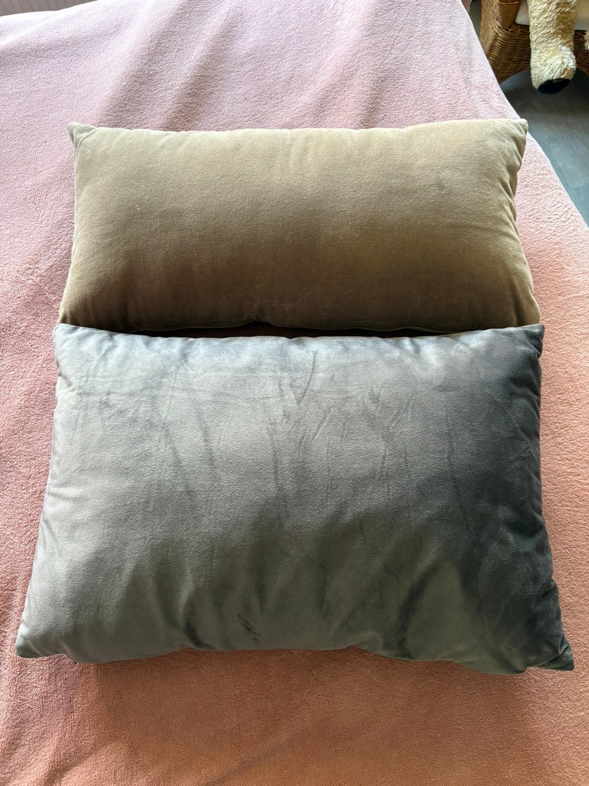 2 kussens, Ophalen of Verzenden, Zo goed als nieuw, Vierkant