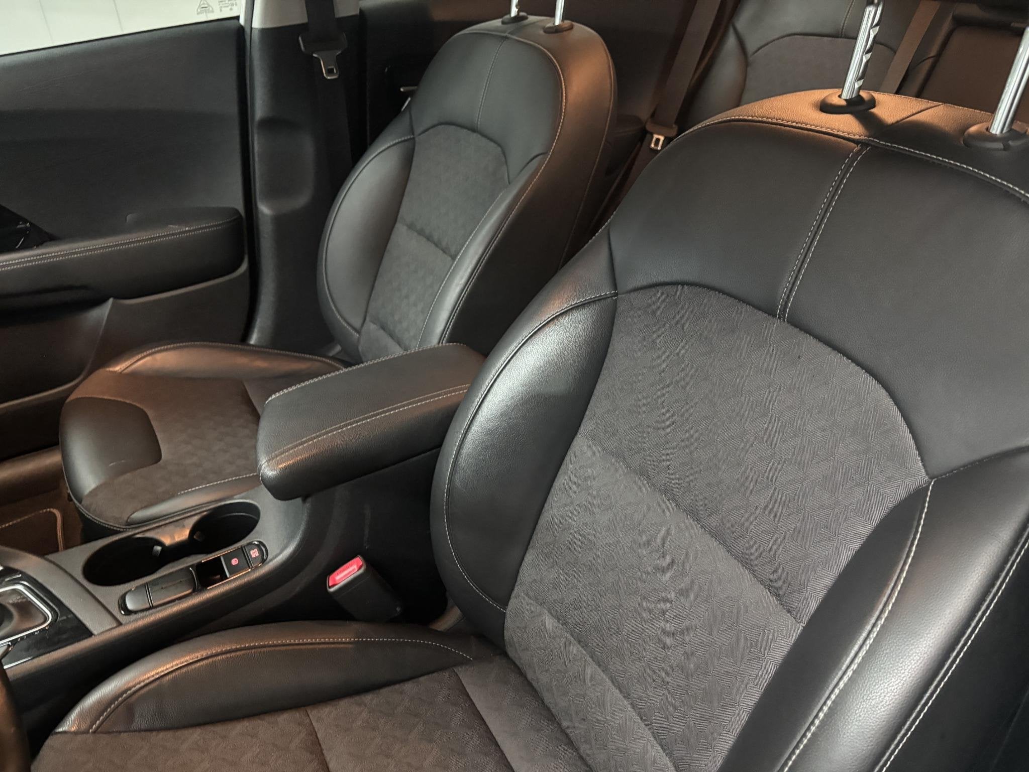 Kia Niro 1.6 GDi PHEV DynamicLine, Auto's, Kia, 77 km/l, Gebruikt, Leder en Stof, Wit