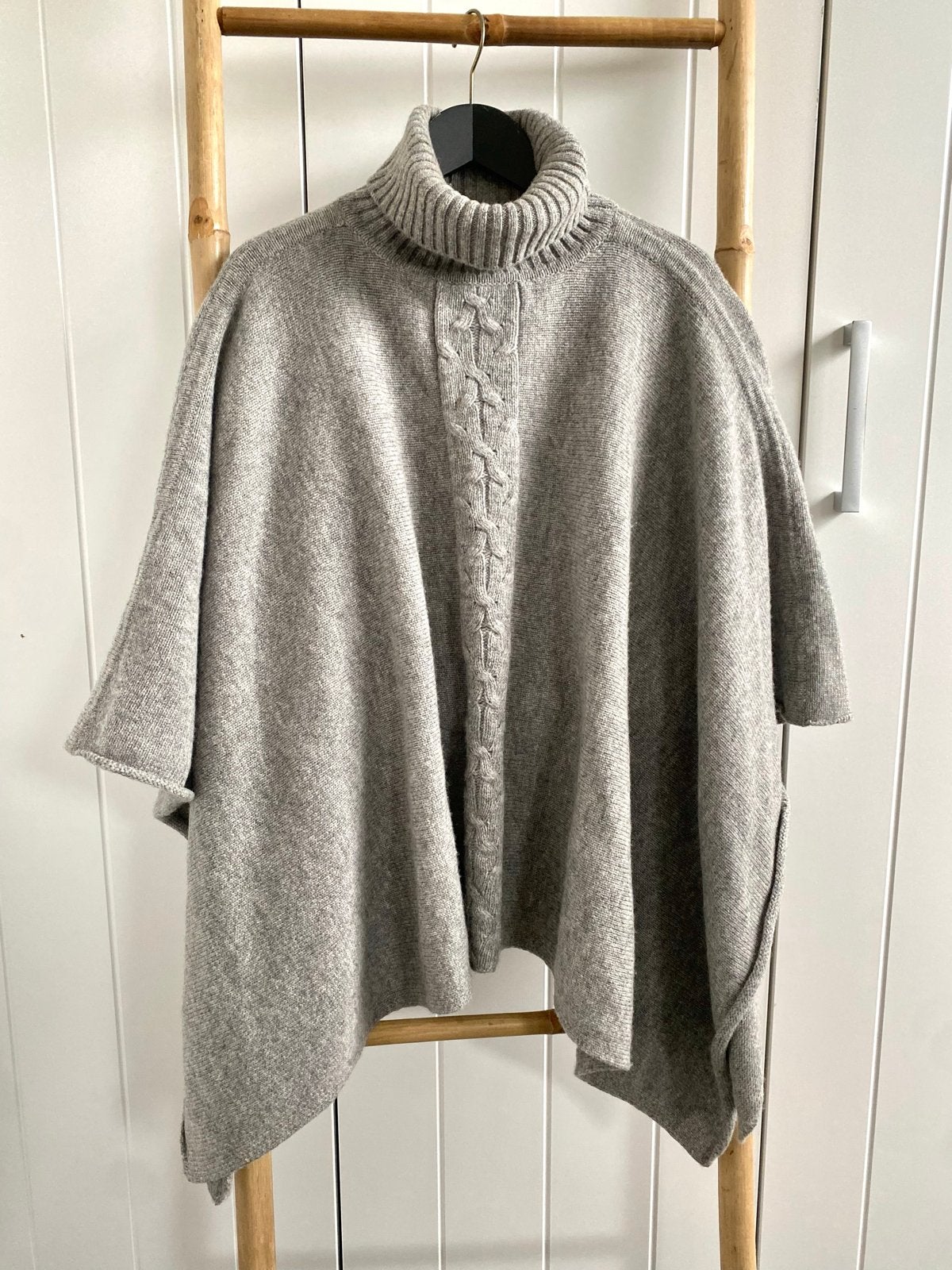 Noa Noa Aps wollen poncho met col, maat ONE, Ophalen of Verzenden, Zo goed als nieuw, Maat 38/40 (M), Grijs