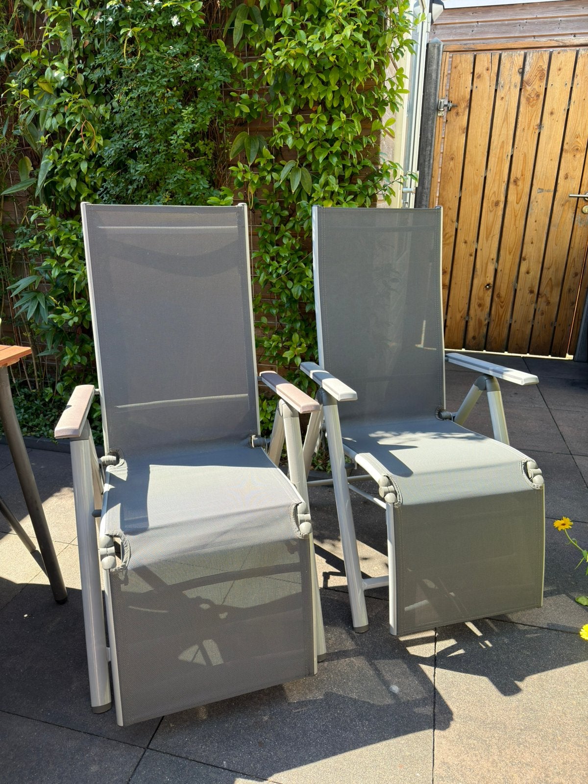 Twee tuinstoelen, Ophalen, Zo goed als nieuw, Kunststof