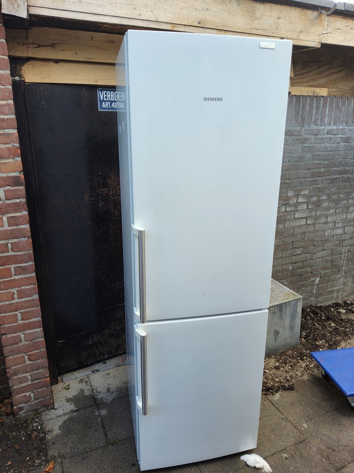 Siemens Koel-vriescombinatie A+++ met powerVentilation, Ophalen, 200 liter of meer, 60 cm of meer, Met aparte vriezer