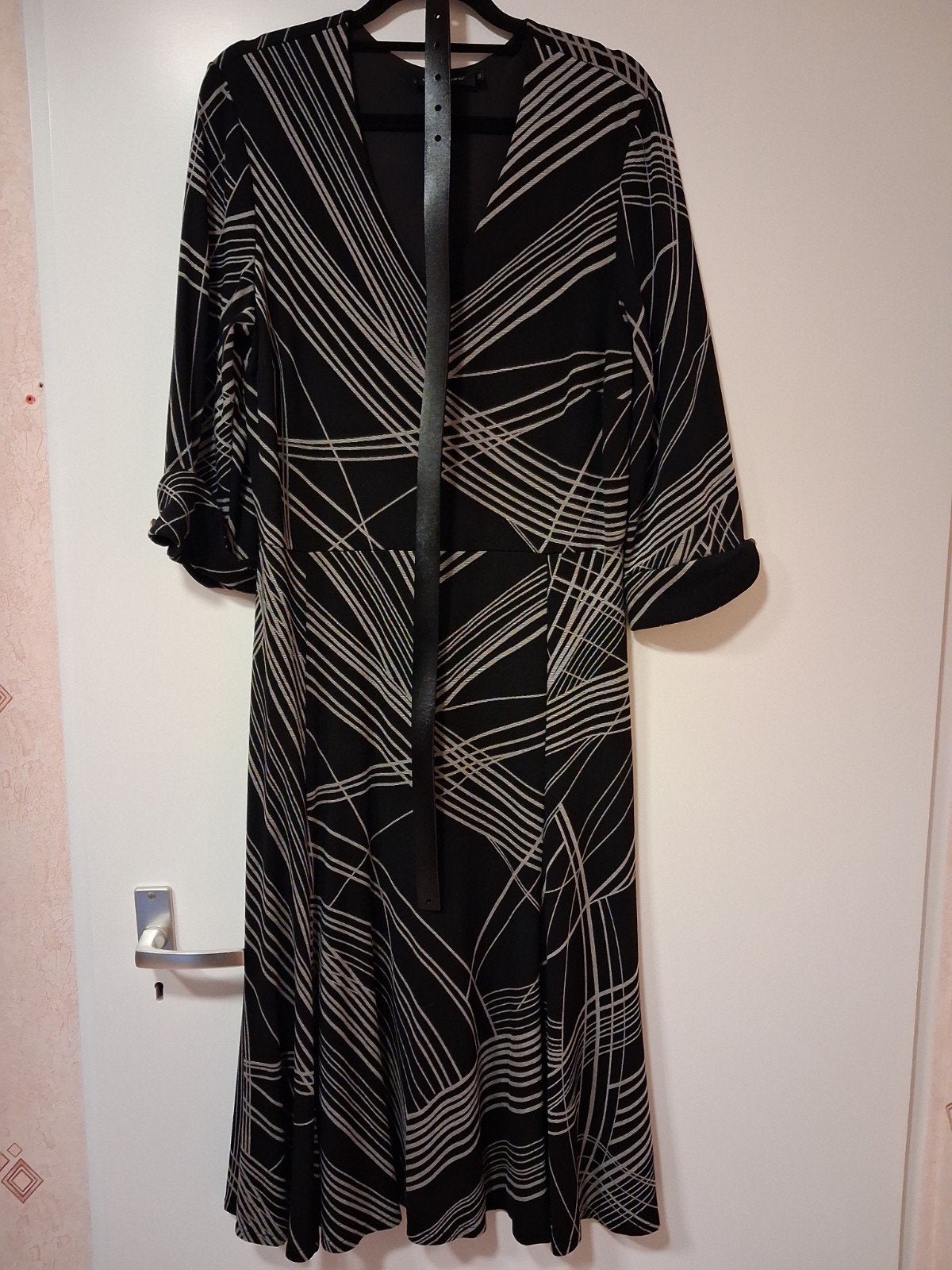 Ana Alcazar Jurk Maat 38 met accent op de mouw, Kleding | Dames, Maat 38/40 (M), Zwart, Ophalen of Verzenden, Ana Alcazar
