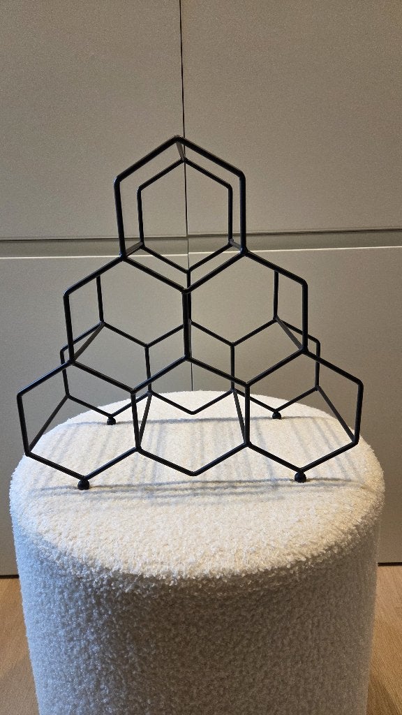 Zwart metalen Hexagon wijnrek | 6 flessen | ZGAN, 5 tot 15 flessen, Ophalen of Verzenden, Zo goed als nieuw, Metaal