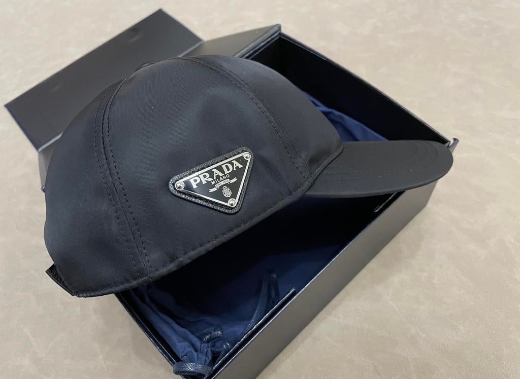 Prada Pet Maat M Zwart, Ophalen of Verzenden, Nieuw, 57 cm (M, 7⅛ inch) of minder, Pet