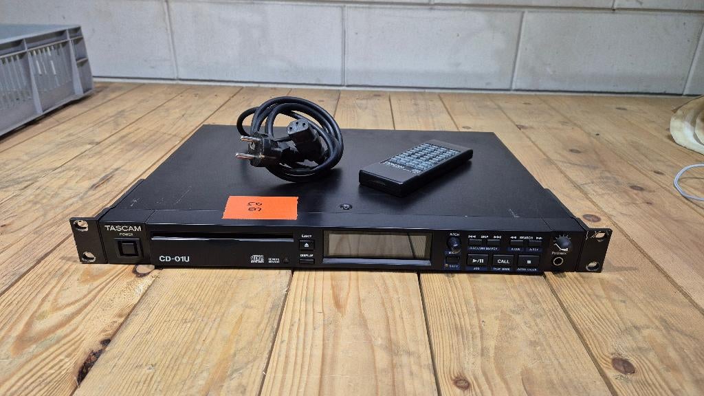 Tascam CD-01U + Remote, Ophalen, Gebruikt, Overige merken