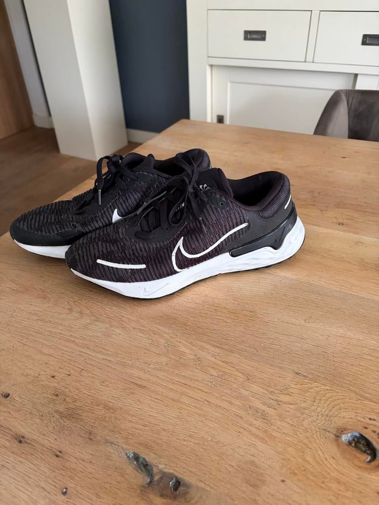 Nike run schoenen zwart, maat 44, Zo goed als nieuw, Ophalen of Verzenden, Zo goed als nieuw, Zwart, Sneakers of Gympen