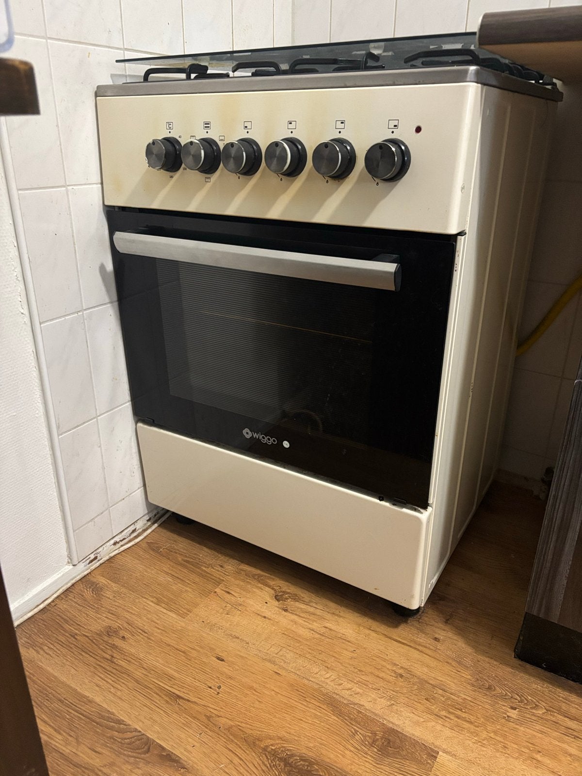 Vrijstaand 4-pits gasfornuis met oven - Wiggo, Witgoed en Apparatuur, Fornuizen, Ophalen, Gebruikt, 60 cm of meer, 4 kookzones