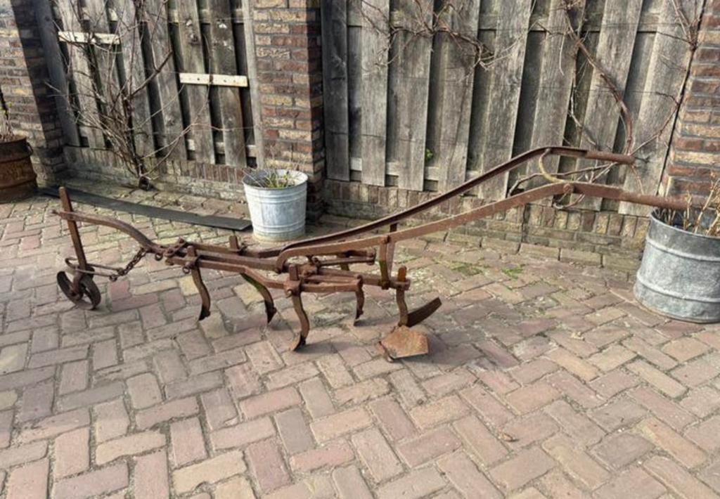 Antieke aanaarder, landbouw werktuig, Ophalen