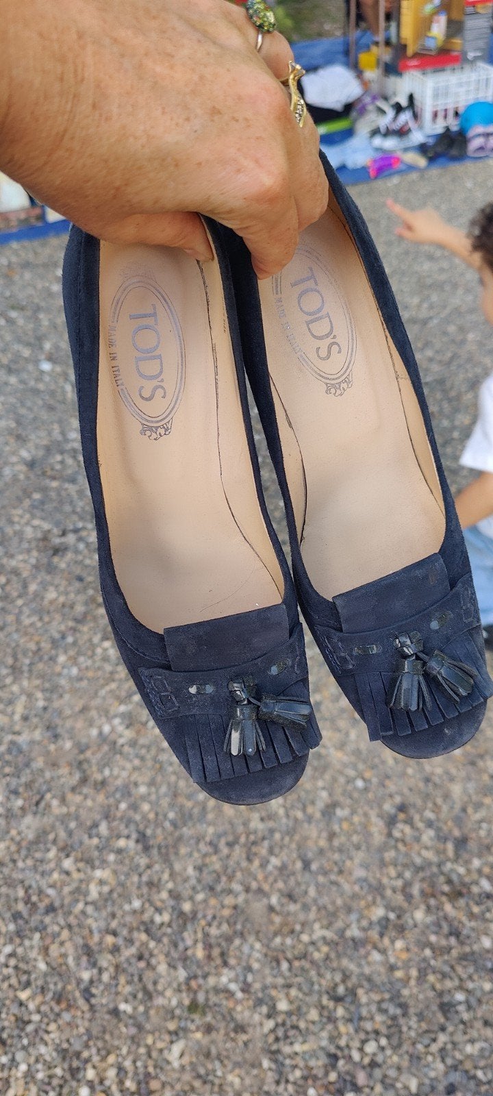 Tod's Blauw suède pump zgan maat 38, Pumps, Blauw, Ophalen of Verzenden, Zo goed als nieuw