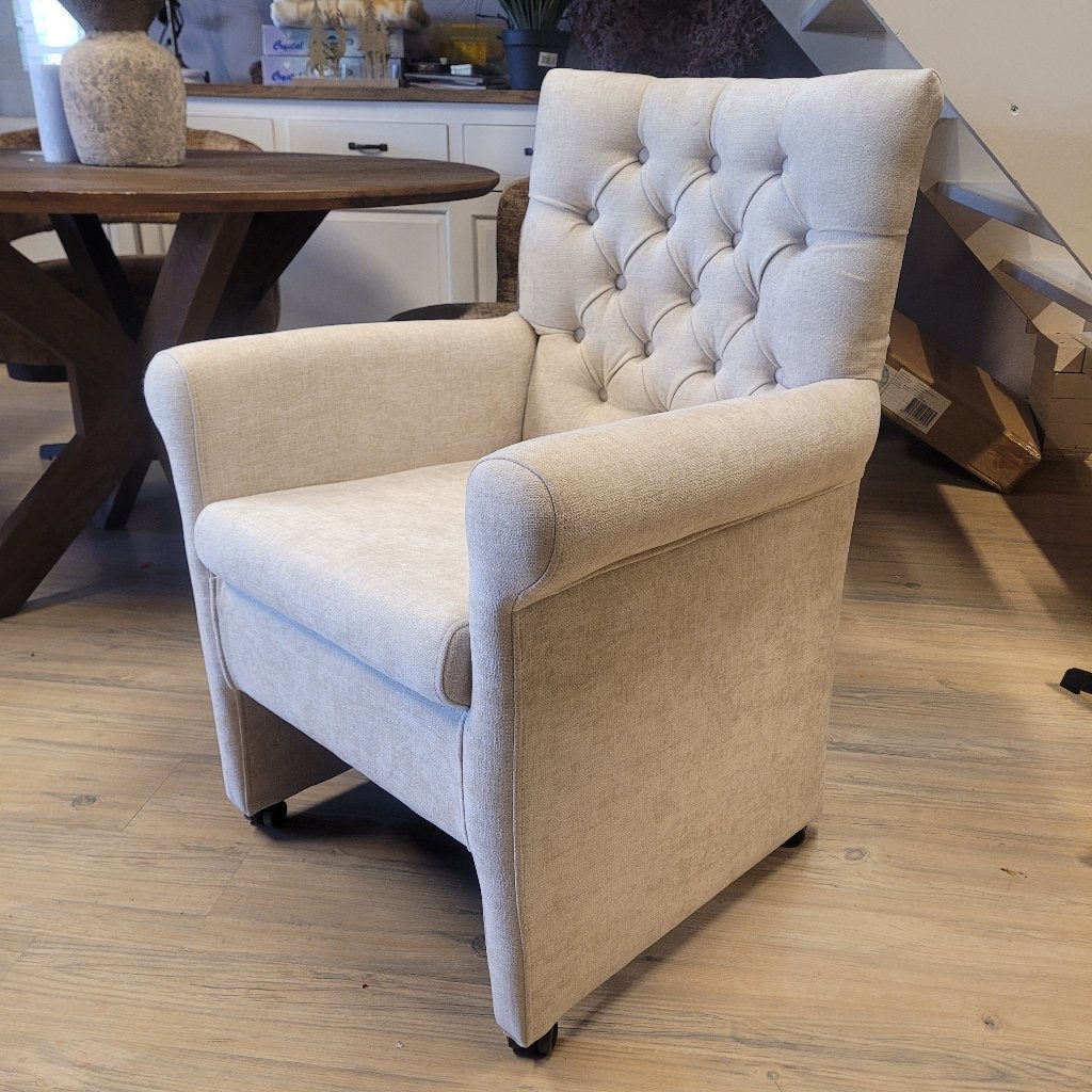 *VOORRAAD* 6 Landelijke Eetkamerstoelen Grazia Wiel Creme, Overige kleuren, Nieuw, Ophalen of Verzenden, Landelijke eetkamerstoelen Grazia Wiel kleur stof creme capiton