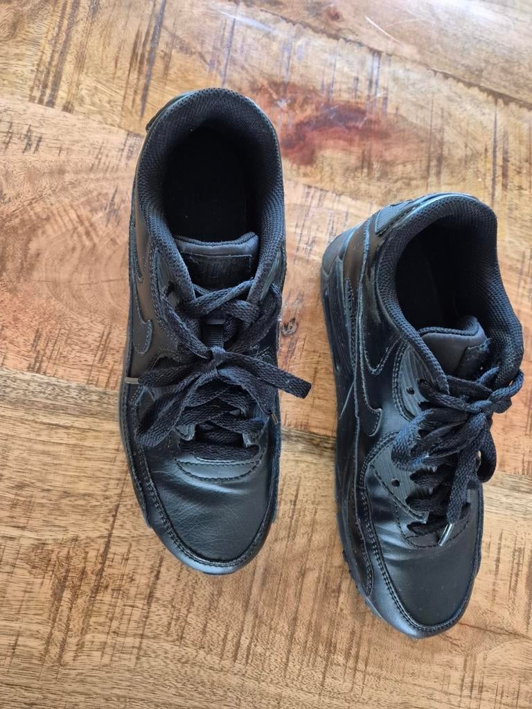 NIKE AIR Schoenen maat 38 5   20€, Sport en Fitness, Korfbal, Ophalen of Verzenden, Zo goed als nieuw, Schoenen