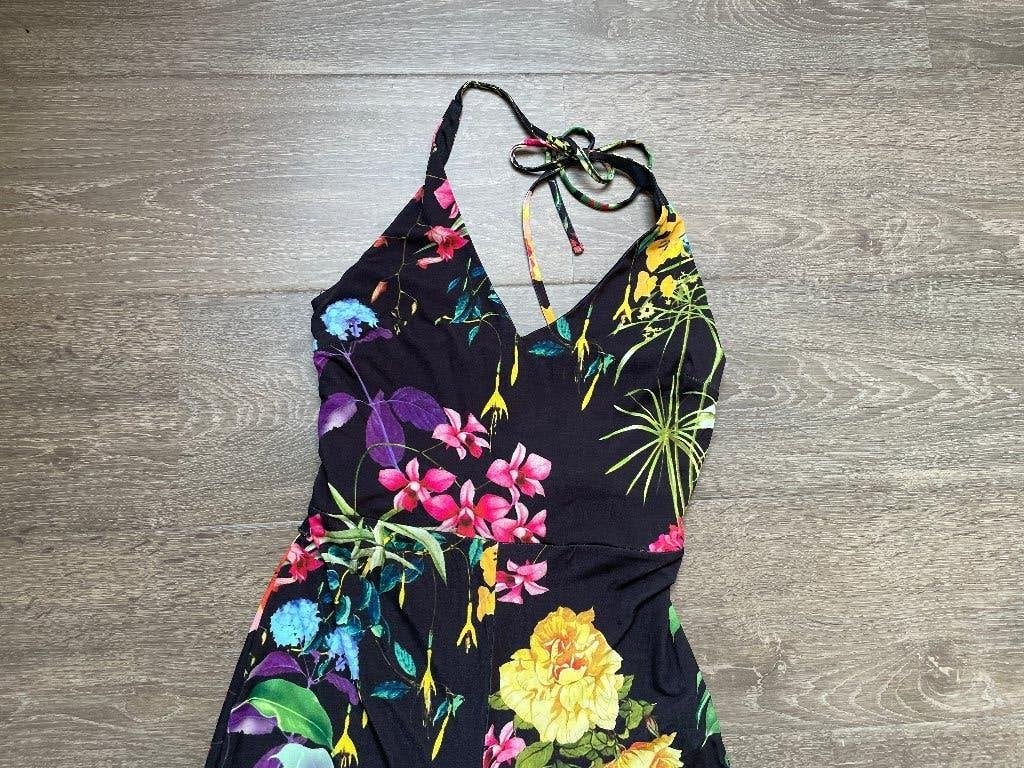 Jumpsuit zwart gekleurde bloemen - print ZGAN maat M Lipsy, Kleding | Dames, Jumpsuits, Maat 38/40 (M), Lipsy, Zwart, Ophalen of Verzenden