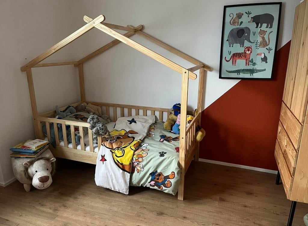 Petit Amelie huisjesbed, 70 tot 85 cm, 140 tot 160 cm, Zo goed als nieuw, Ophalen