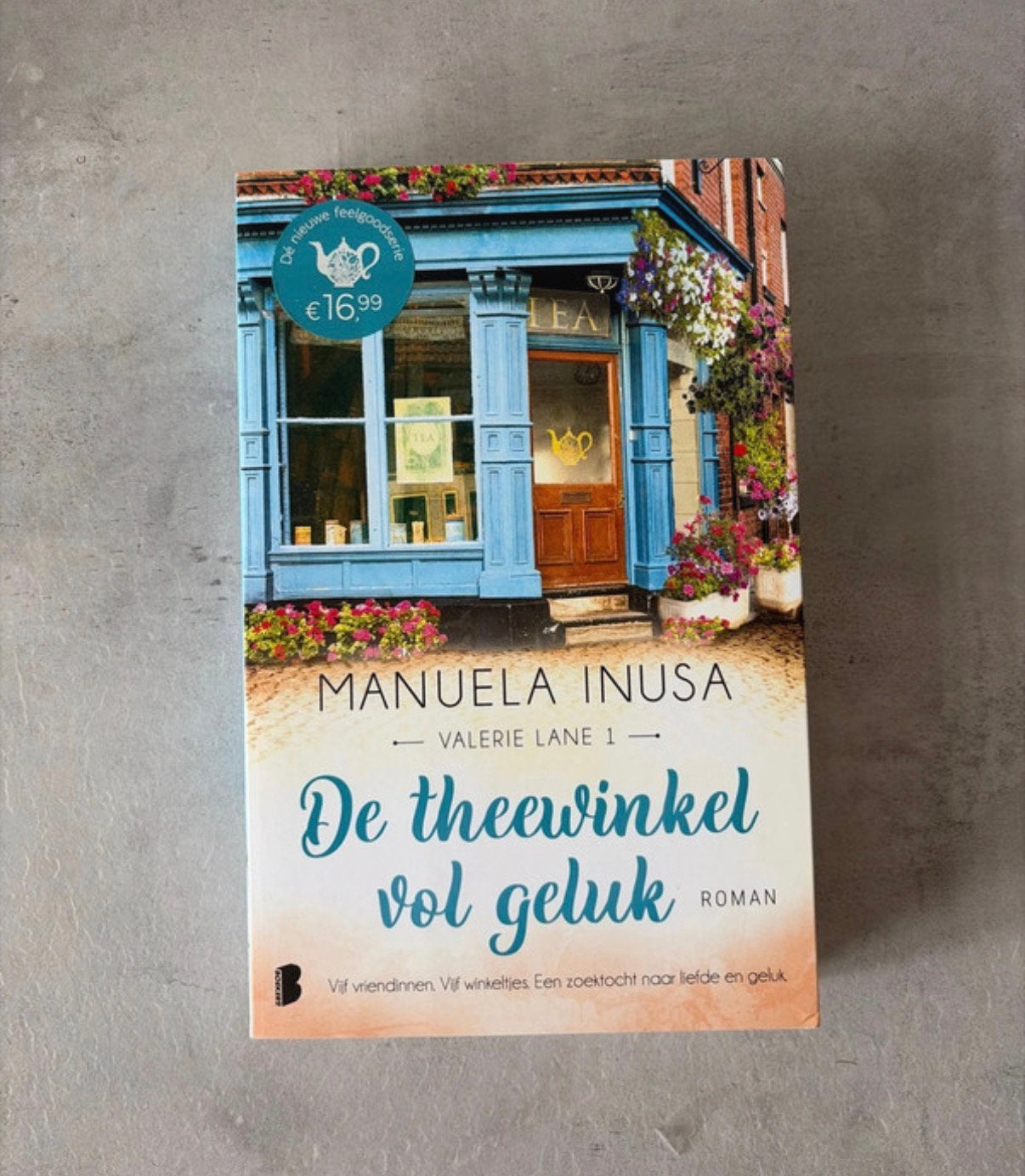 De theewinkel vol geluk, Ophalen of Verzenden, Zo goed als nieuw