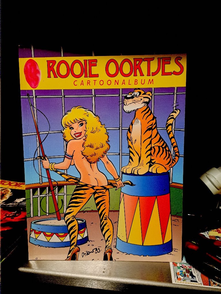Rooie Oortjes cartoon album deel 2 (Z236-141), Boeken, Eén stripboek, Ophalen of Verzenden, Zo goed als nieuw