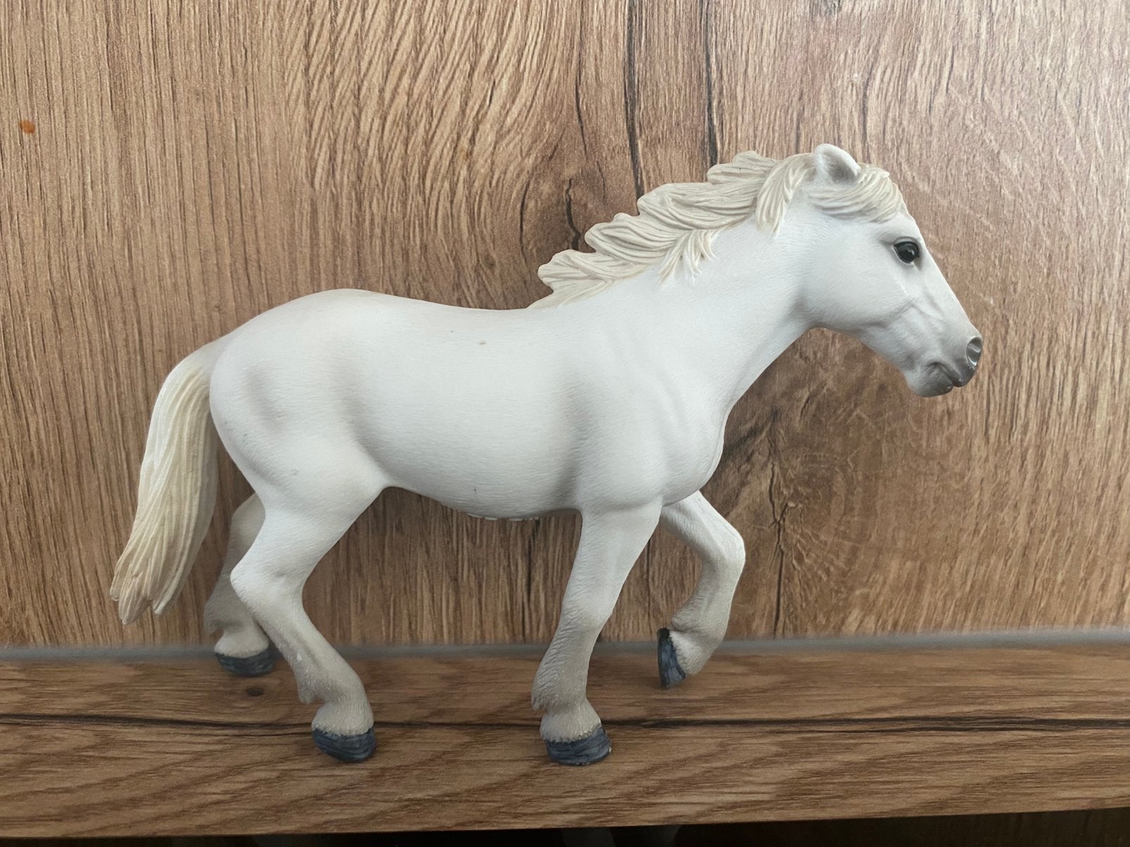 Schleich Camargue merrie exclusive wit muller sonderedition, Ophalen of Verzenden, Zo goed als nieuw, Paard, Beeldje of Figuurtje