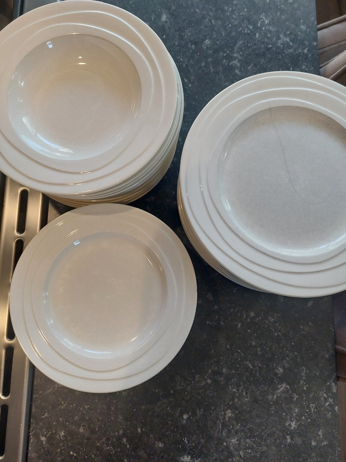Jamie Oliver Servies: Borden  (9 boterham, 10 plat, 10 die, Ophalen of Verzenden, Porselein, Overige stijlen, Bord(en)