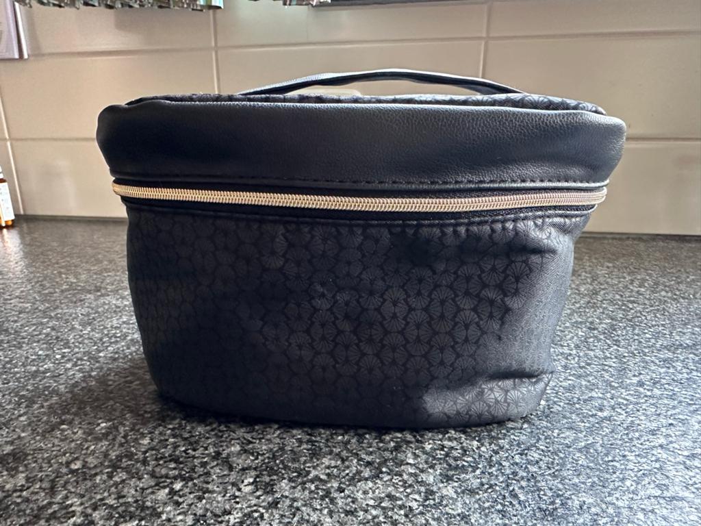 Make-up tasje van Shiseido, Ophalen of Verzenden, Nieuw, Dame