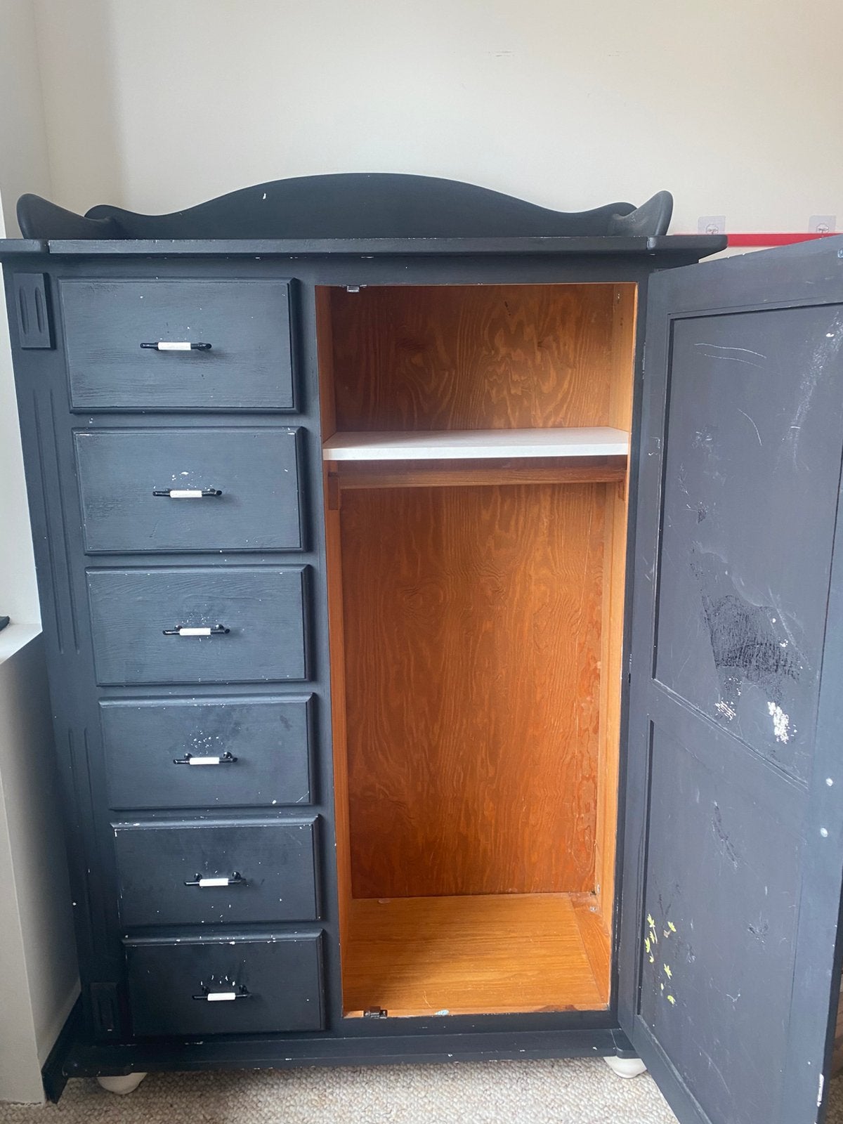 Foto 3 van Meubels houten babykamer – kledingkast + commode + wandrek