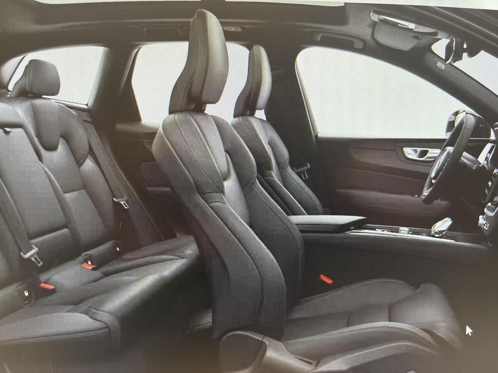 Volvo XC60 XC60 T6 Black Edition Ultra AWD Plug-in Hybrid, Automaat, 4 cilinders, 180 min, Zwart
