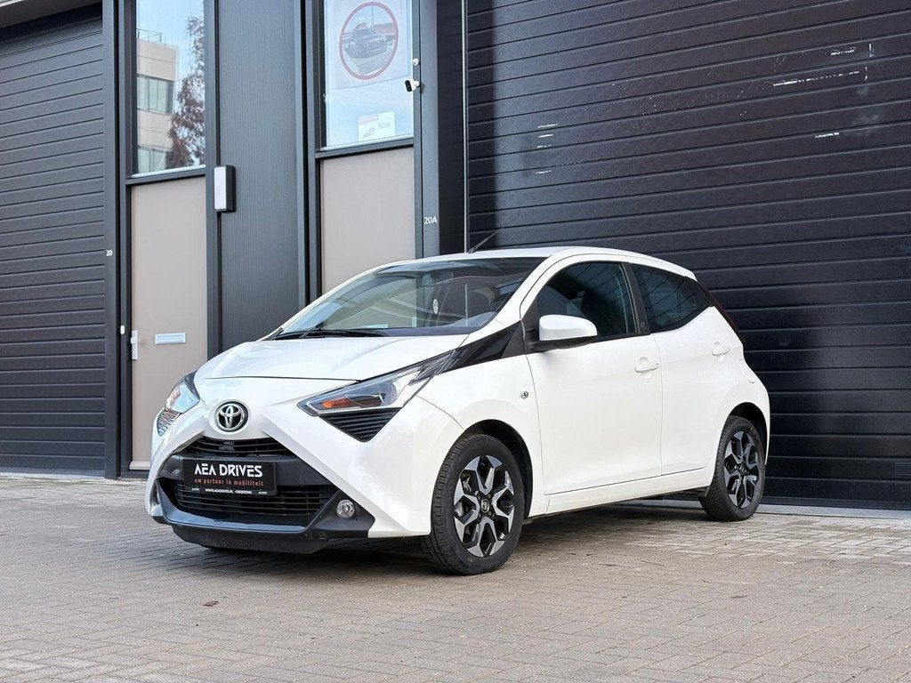 Toyota Aygo | 53.160 km | Apple CarPlay | Camera | Airco | C, Stof, Overige carrosserieën, 4 stoelen, Wit