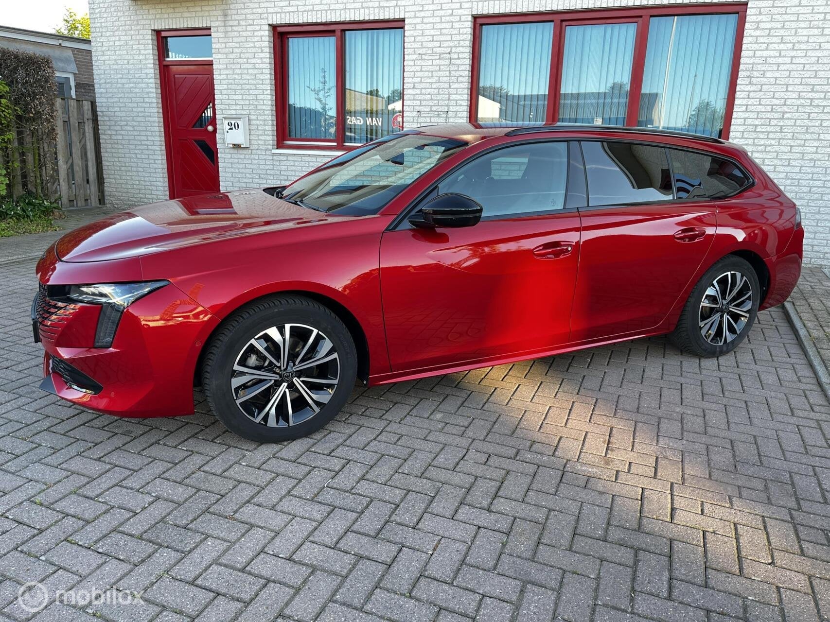 Peugeot 508 SW 1.2 PureTech 130 Allure, Auto's, Peugeot, Gebruikt, Zwart, 1199 cc, Leder en Stof