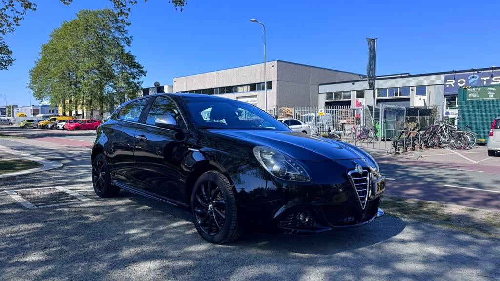 Alfa Romeo Giulietta 1.4 Turbo Multi AIR TCT 2013 Zwart, Auto's, Alfa Romeo, 1280 kg, Zwart, 4 cilinders, Zwart