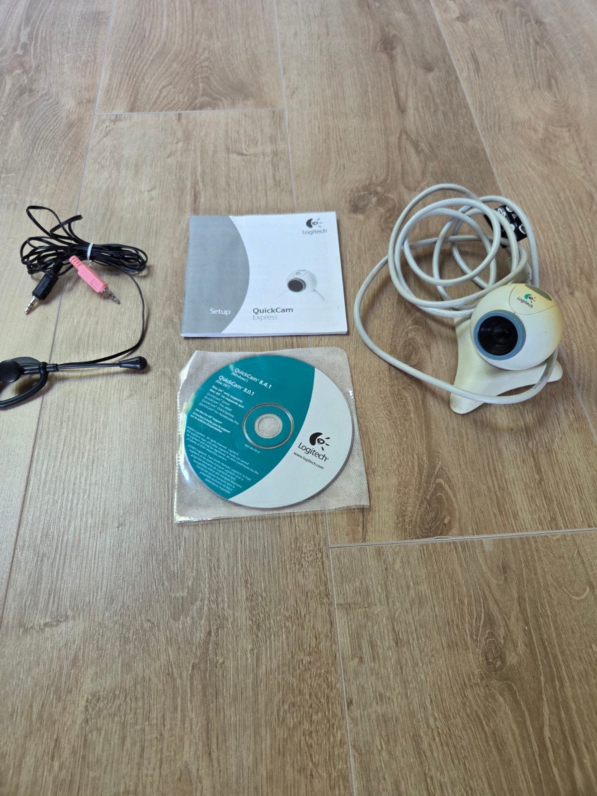 Logitech QuickCam Express Webcam met microfoon en software, Computers en Software, Webcams, Logitech, Ophalen of Verzenden, Zo goed als nieuw