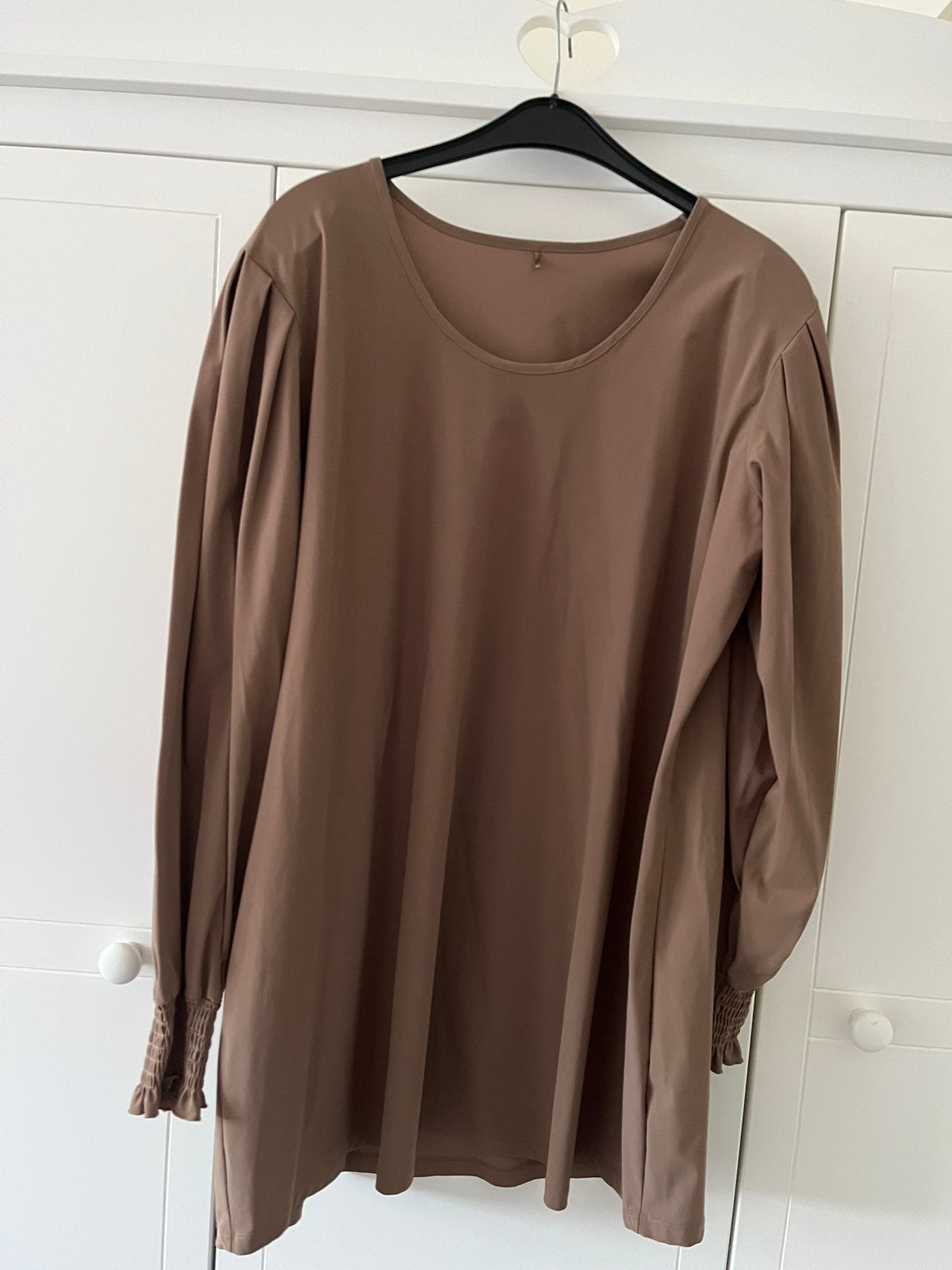 Dames tuniek / shirt A-lijn bruin smok mouw Plusbasics mt 46, Ophalen of Verzenden, Zo goed als nieuw, Maat 46/48 (XL) of groter