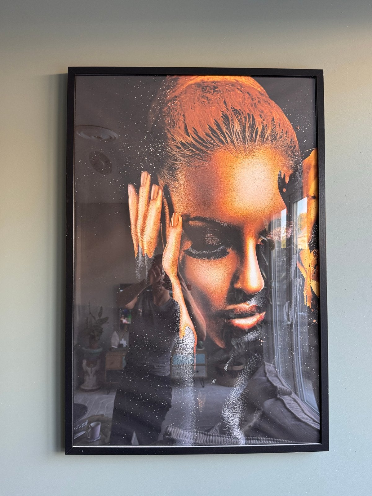 Modern Portret Schilderij Vrouw met Gouden Details, Ophalen, Achter glas, Print, Overige materialen
