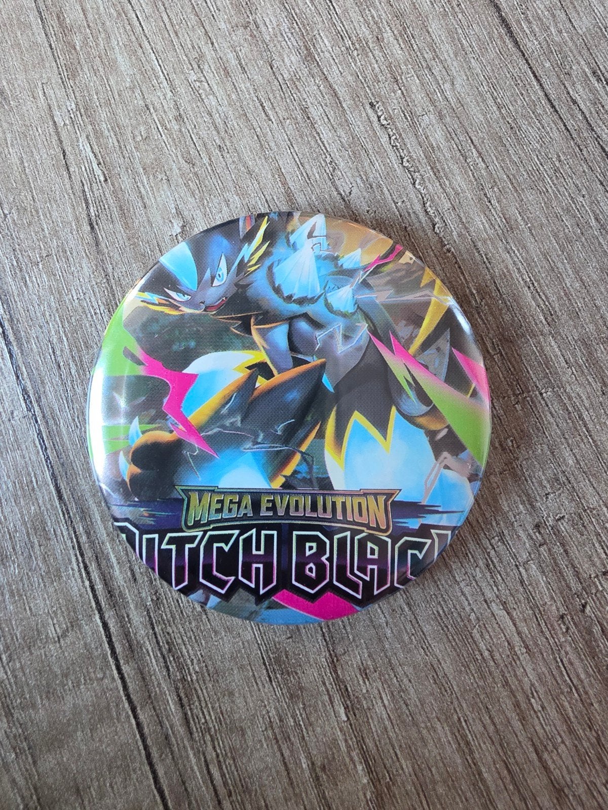 Pokémon Mega Evolution Pitch Black Button, Ophalen of Verzenden, Nieuw