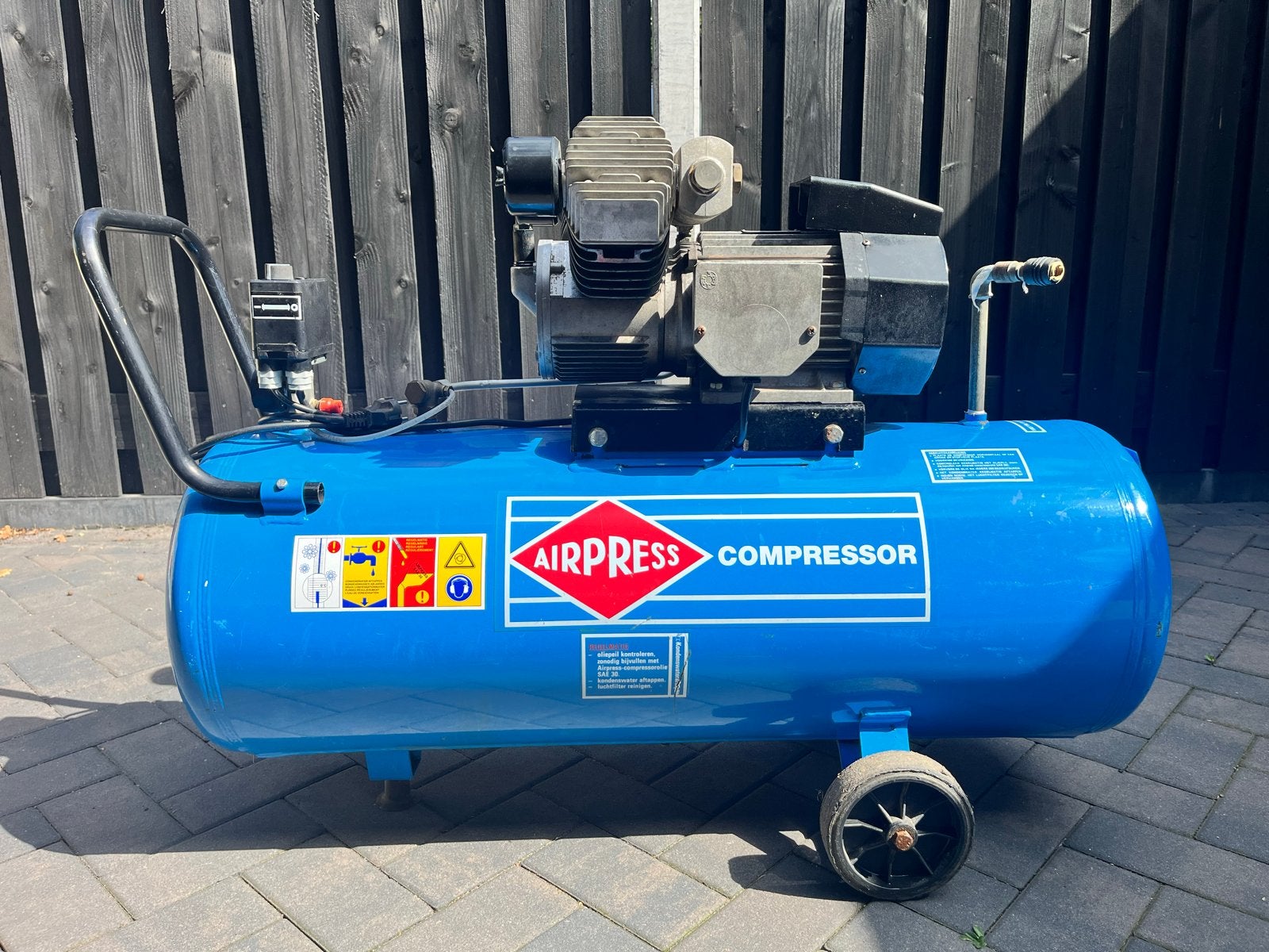 Airpress Compressor - Krachtige en Betrouwbare Luchtcompress, Gebruikt, Mobiel, 10 bar of meer, 100 liter of meer