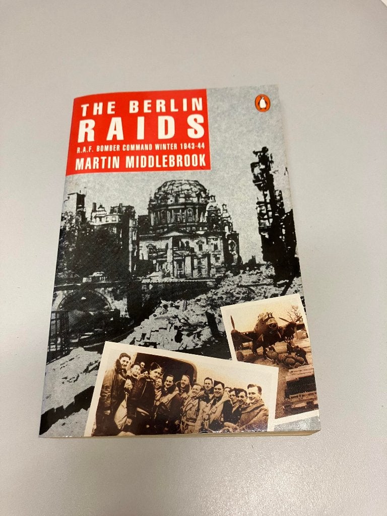 The Berlin Raids: RAF Bomber Command Winter 1943-44, Ophalen of Verzenden, Martin Middlebrook, Luchtmacht, Tweede Wereldoorlog