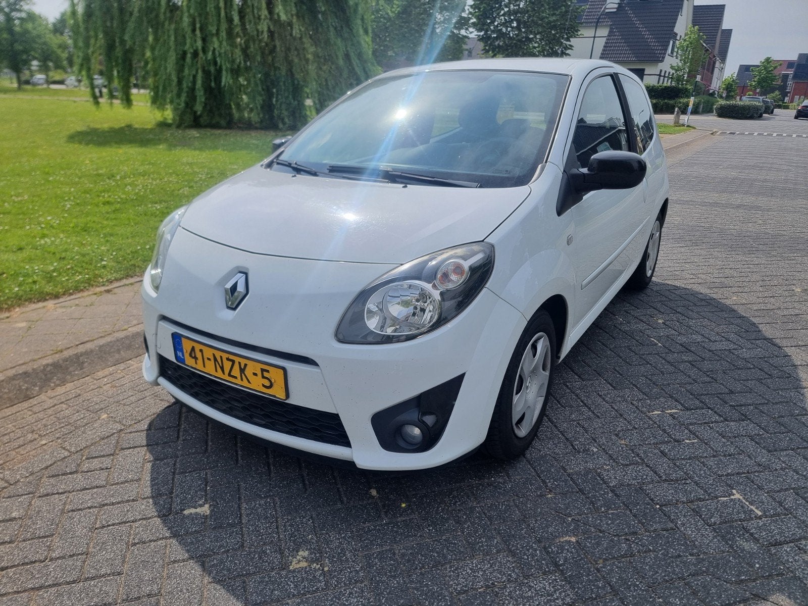Renault Twingo 1.2 16V airco el. Ramen, 839 kg, 74 pk, Zwart, 4 cilinders