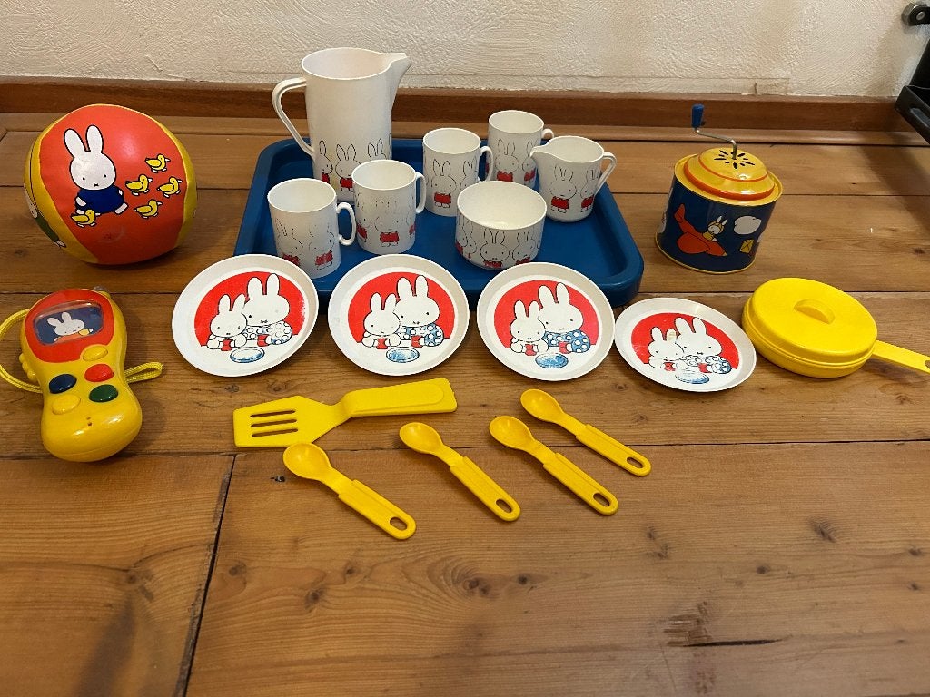 nijntje pluis servies vintage 3 puzzels dick bruna, Ophalen of Verzenden, Gebruikt