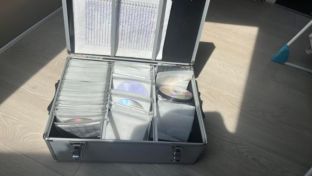 Dvd koffer met inhoud, Ophalen of Verzenden, Zo goed als nieuw