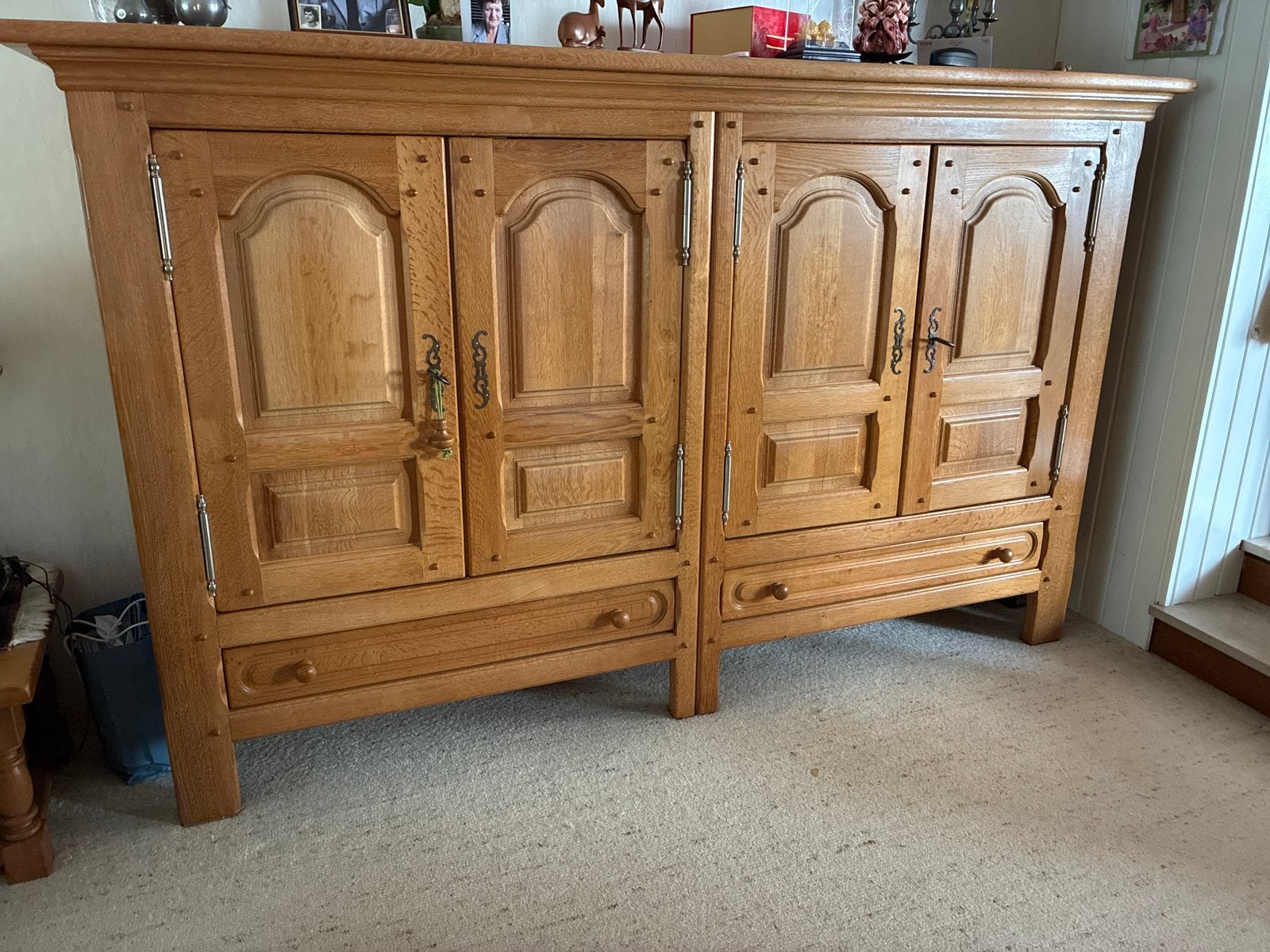 Grote oude eiken kast met lades, deuren en verlichting, Huis en Inrichting, Gebruikt, 100 tot 150 cm, 150 tot 200 cm, Eikenhout