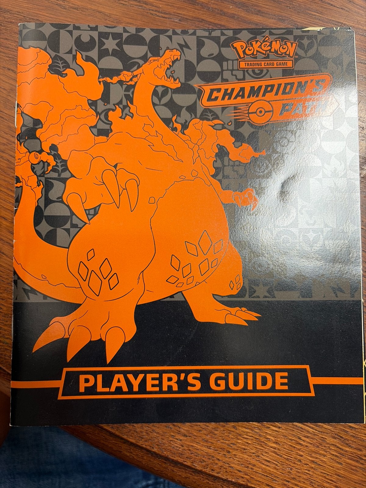 Pokémon Champions Path Player's Guide - Charizard, Hobby en Vrije tijd, Verzamelkaartspellen | Pokémon, Ophalen of Verzenden, Zo goed als nieuw