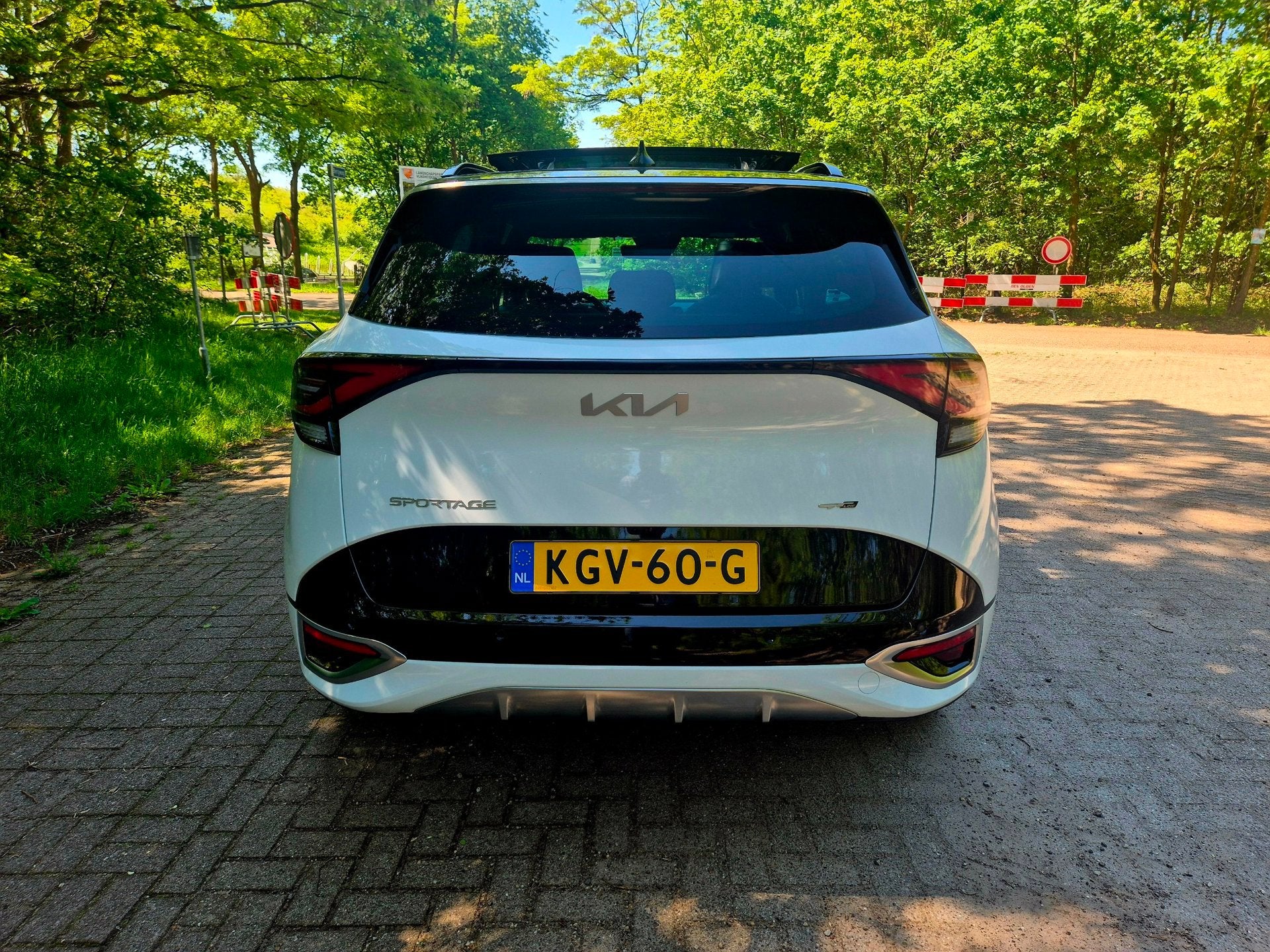 Kia Sportage 1.6 T-GDi Hybrid GT-PlusLine . Panodak .vol opt, Auto's, Kia, Gebruikt, Zwart, 4 cilinders, 1360 kg